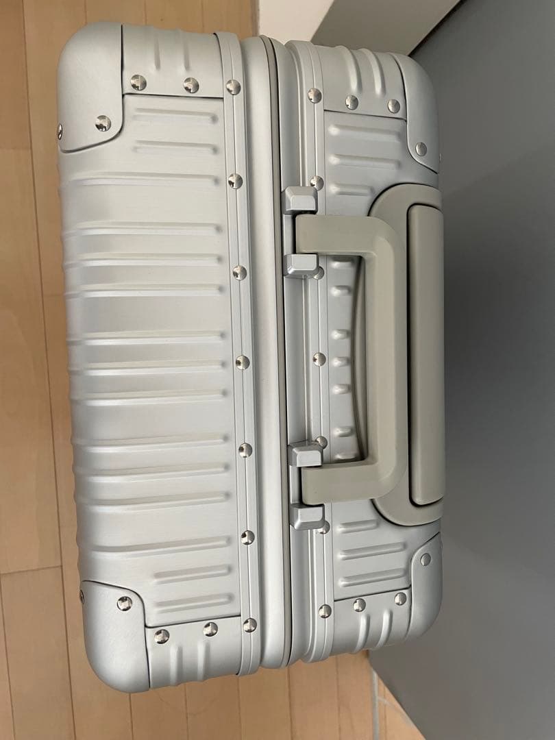 【美品/新品未使用】【非売品】メルセデスベンツ　アルミスーツケース32L