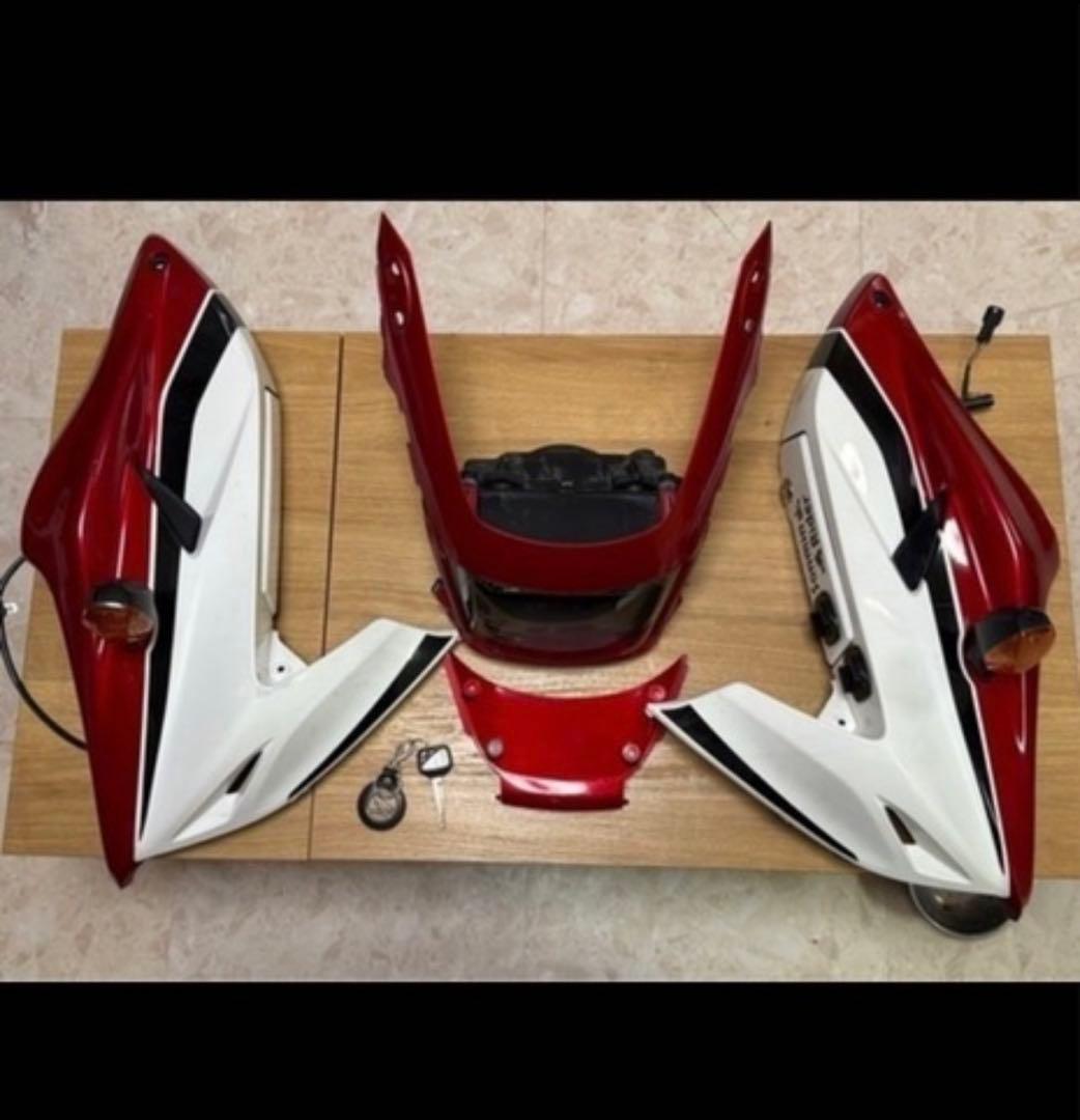 魔太郎。CB400SB スーパーボルドール　ヘッドライト・カウル一式