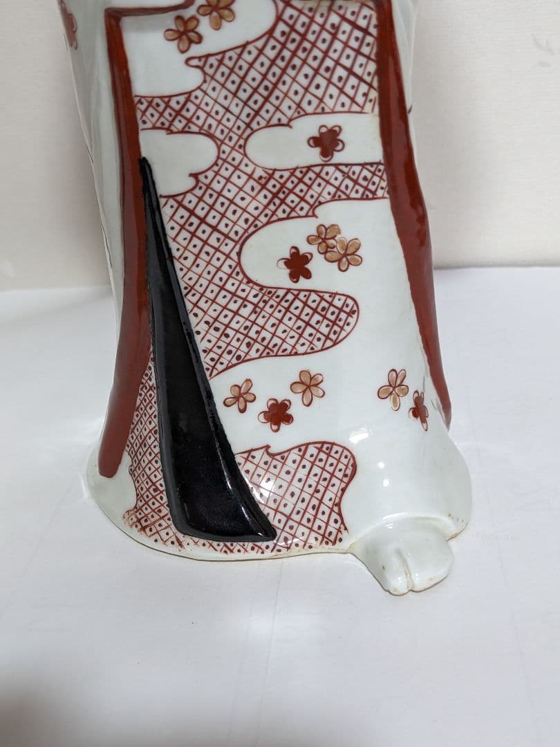 ♦柿右衛門様式 赤絵美人図 陶磁器人形 置物飾り 骨董品