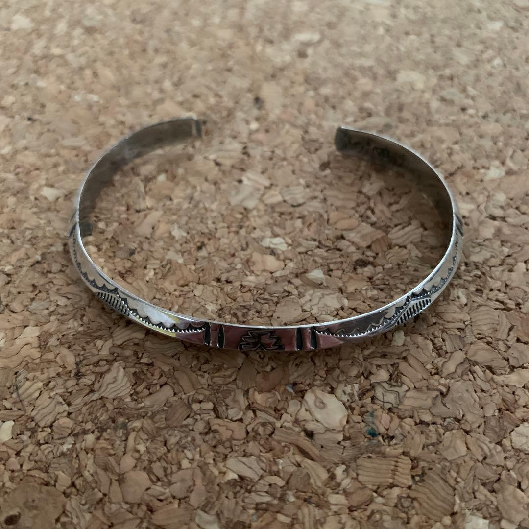 希少 インディアンジュエリー ナバホ族 シルバー バングル ブレスレット 刻印有