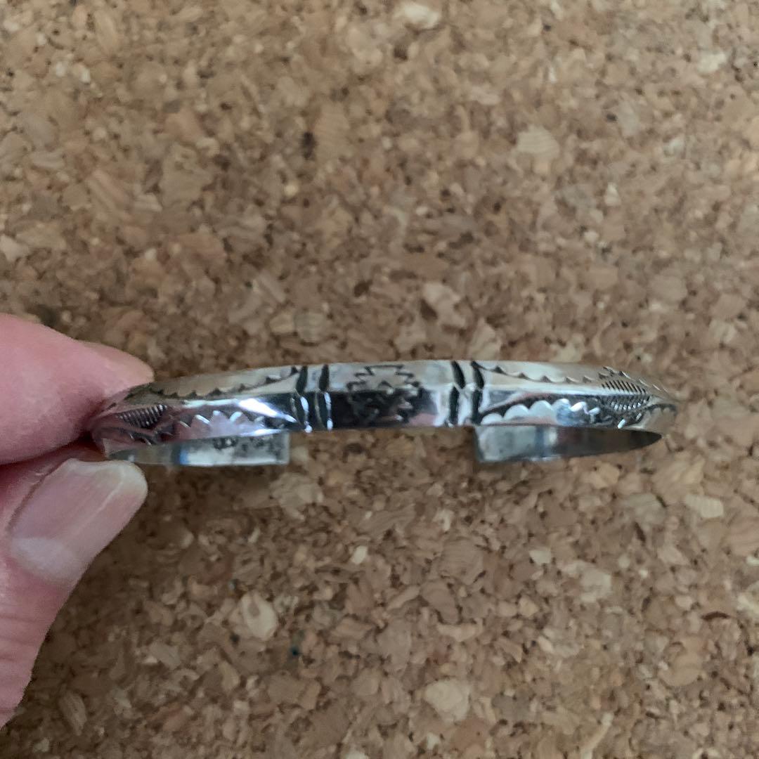 希少 インディアンジュエリー ナバホ族 シルバー バングル ブレスレット 刻印有