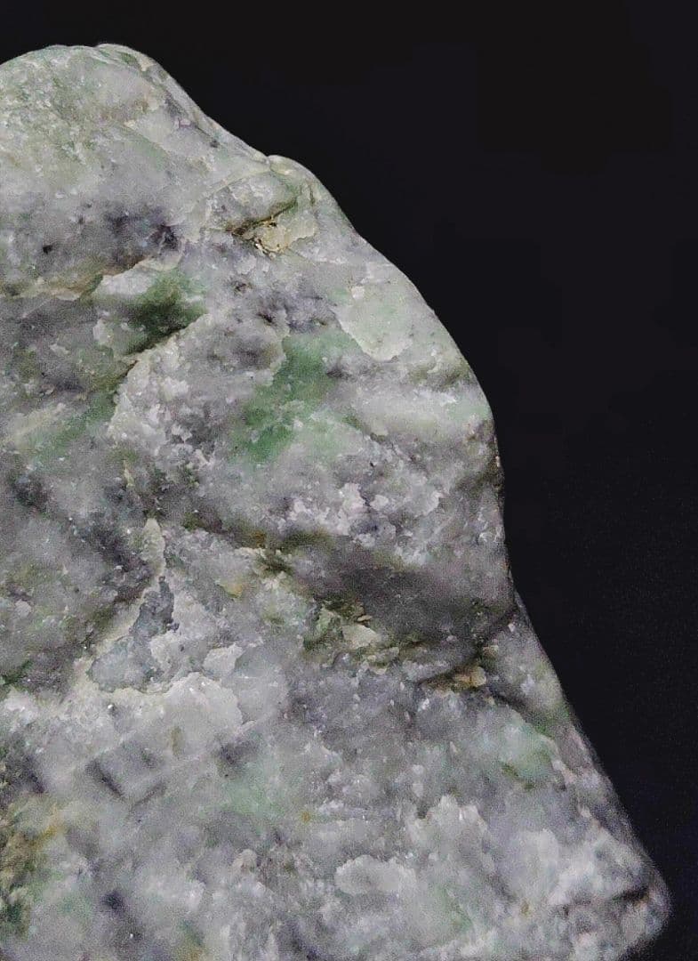 ★翡翠原石★糸魚川硬玉【大所川・転石・川ズレ・ウブ341ｇ】