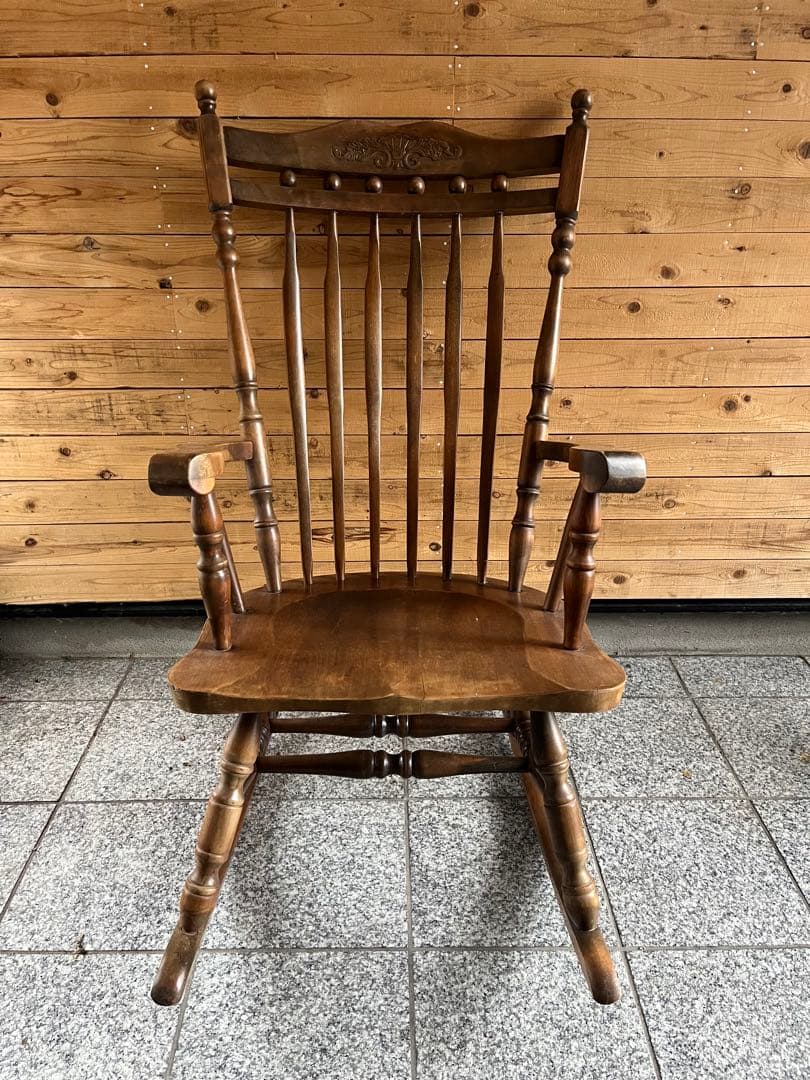 木製ロッキングチェア アンティーク 装飾付き