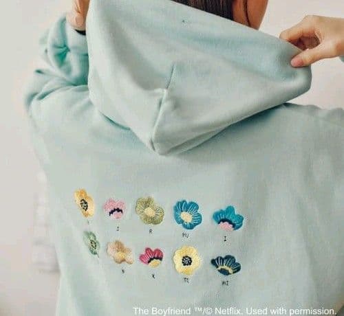 コラボ フラワープルオーバーフーディー ボーイフレンド ニコアンド L