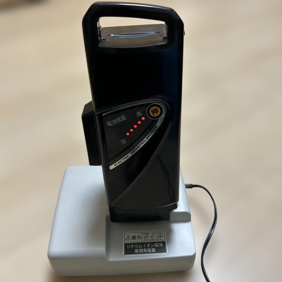 電動自転車用バッテリー 8.9Ah、充電器セット