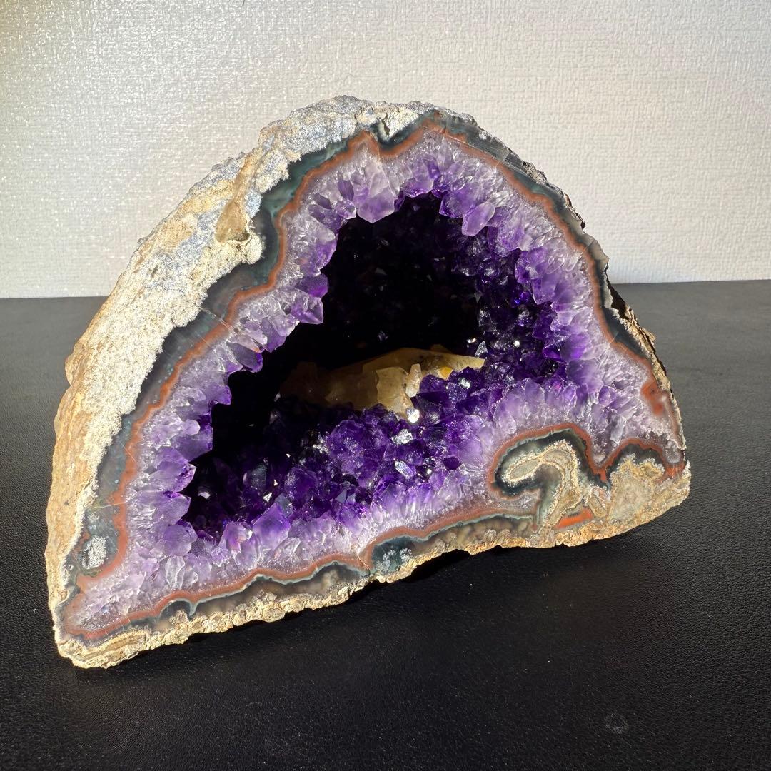 天然石カルサイト共生アメジストのドーム　置物NO.013008