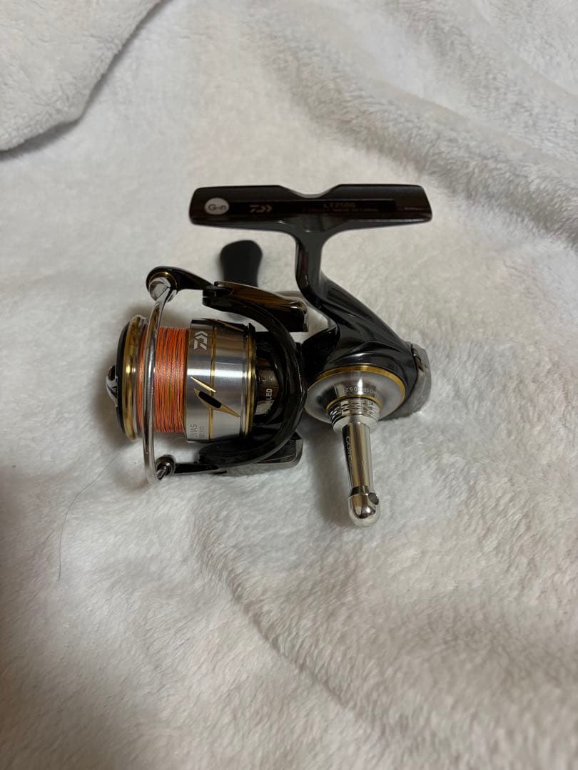 LUVIAS LT2500スピニングリール 美品