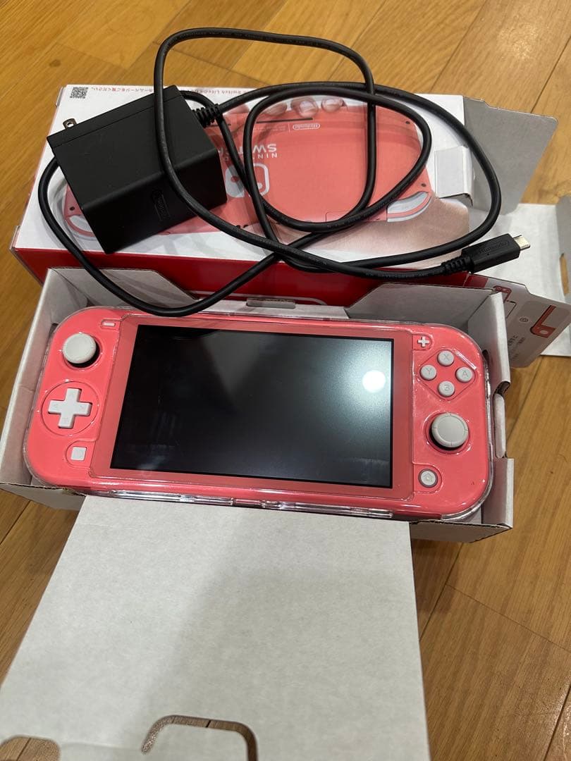 ニンテンドー Switch lite コーラル