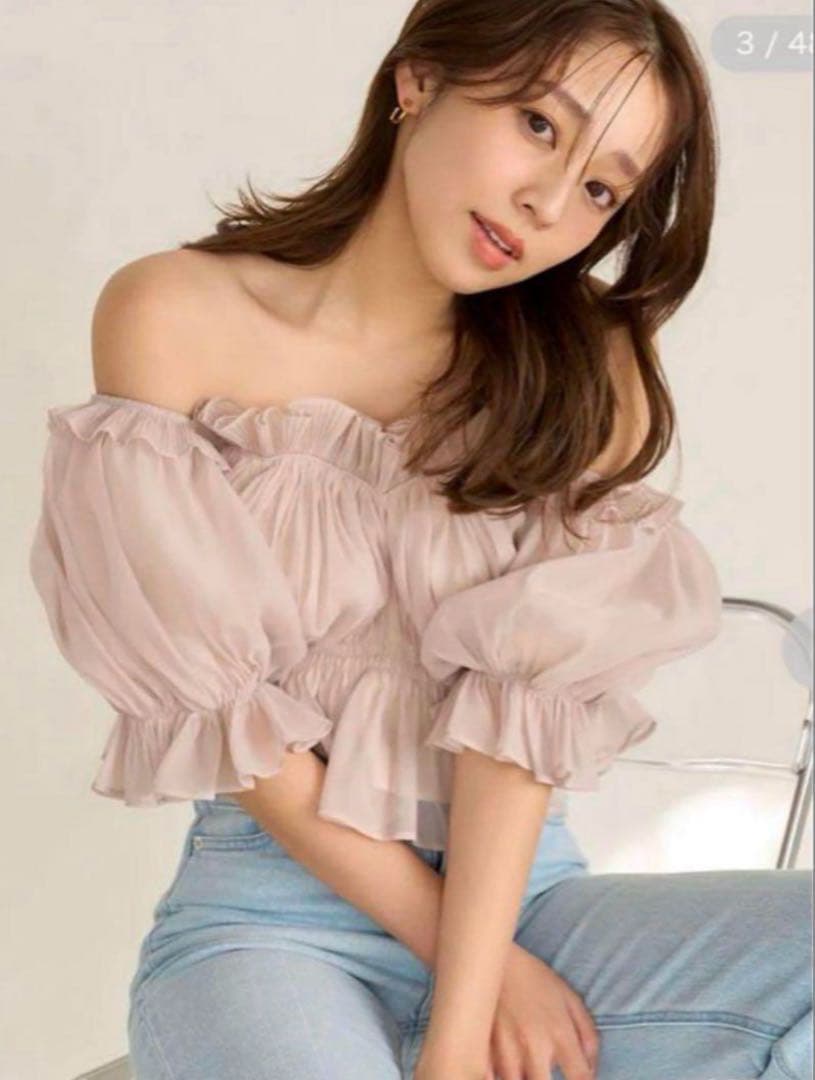 新品　SNIDEL ギャザーオフショルブラウス