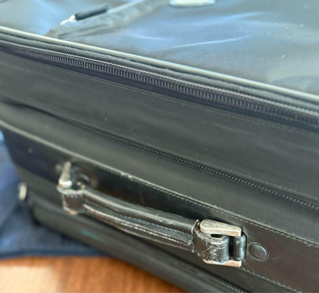 PRADAプラダ　キャリーケース　黒