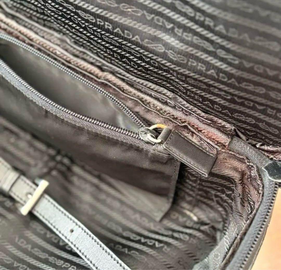 PRADAプラダ　キャリーケース　黒