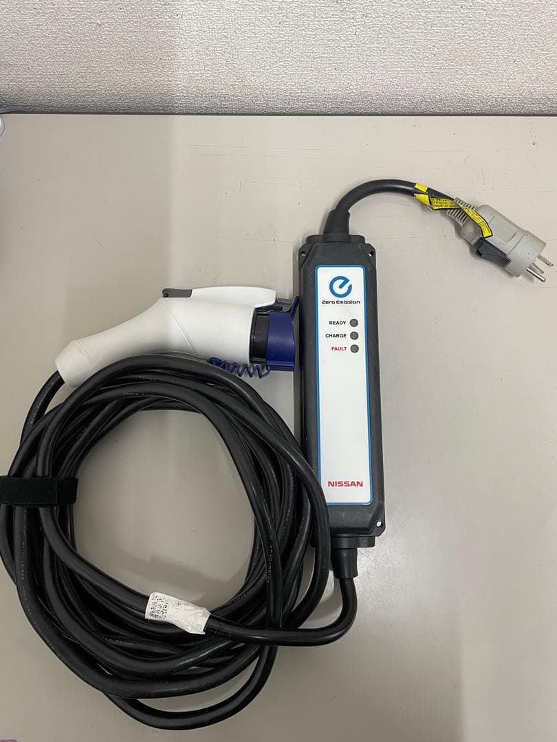 日産リーフ 充電ケーブル　3NK0E