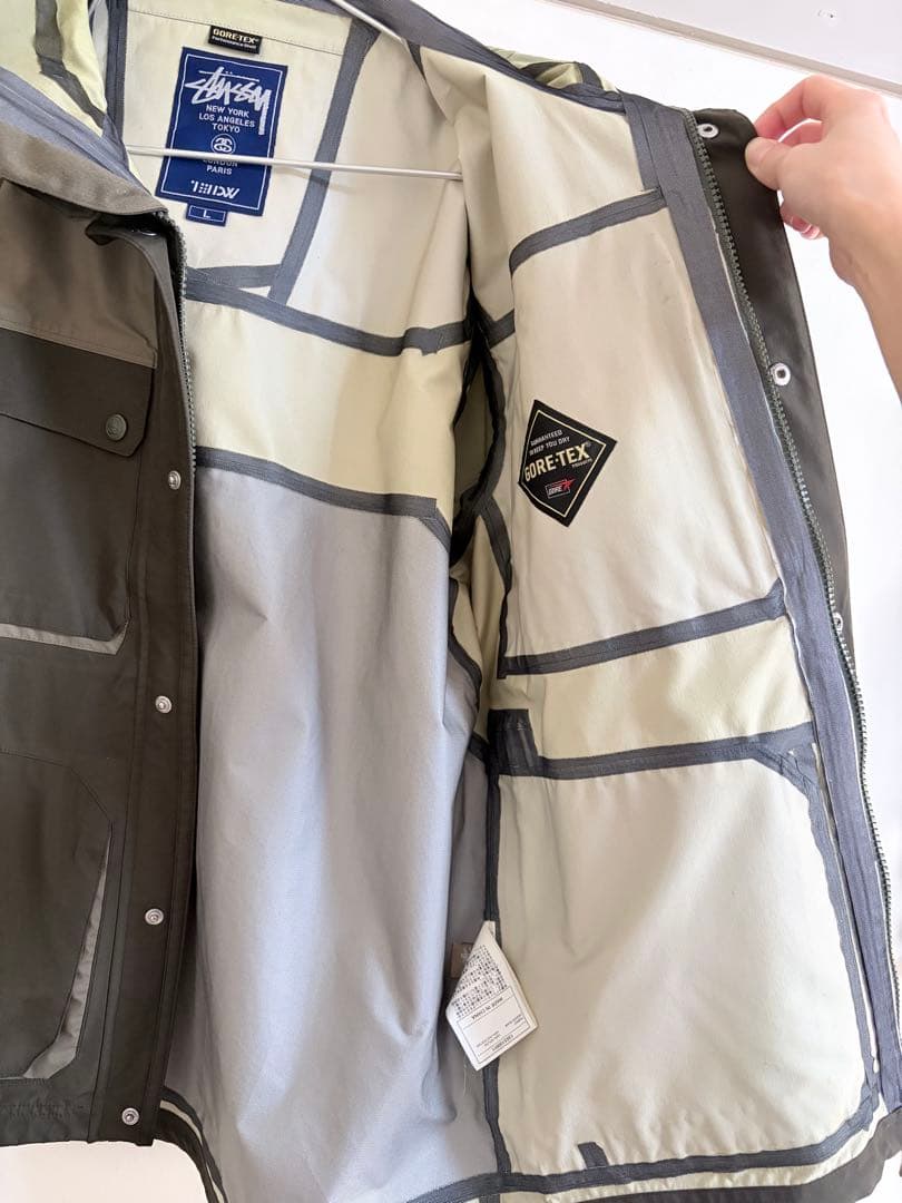 STUSSY ゴアテックス　マウンテンパーカー、ナイロンジャケット