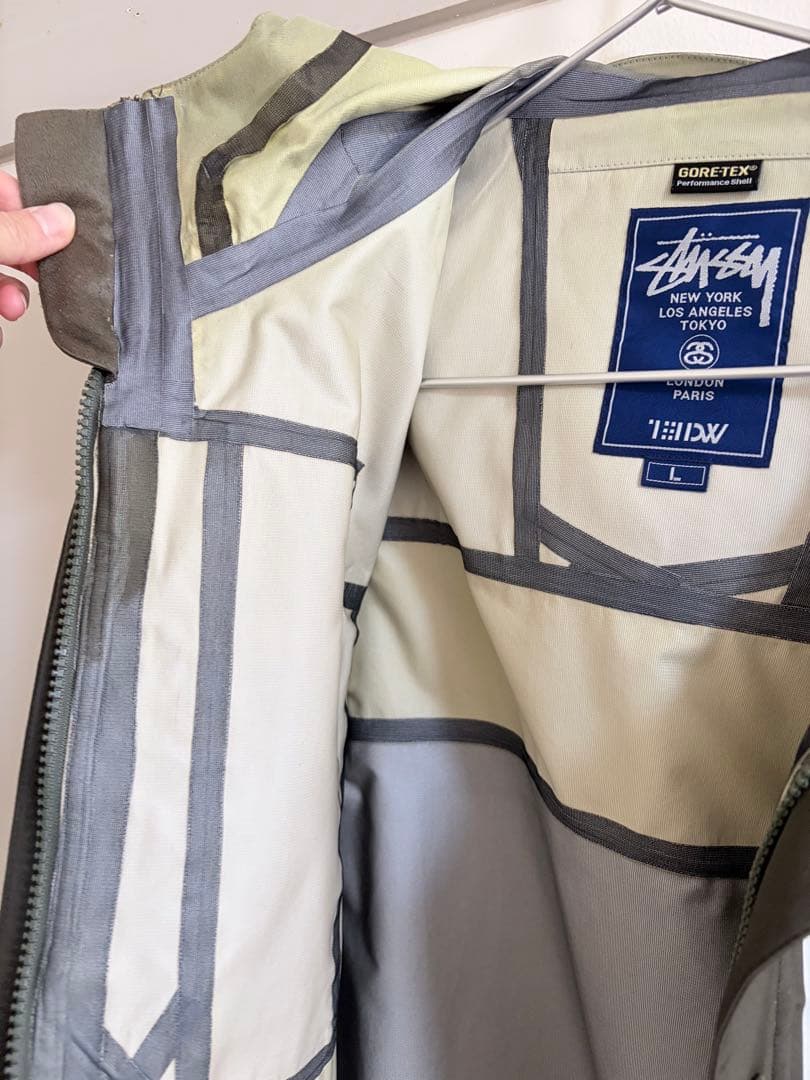 STUSSY ゴアテックス　マウンテンパーカー、ナイロンジャケット