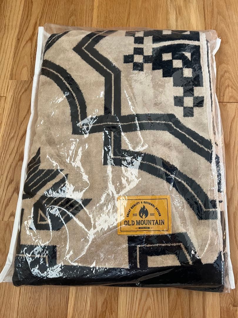 よ*ー様 OLD MOUNTAIN kakemono 　ベージュ×ブラック