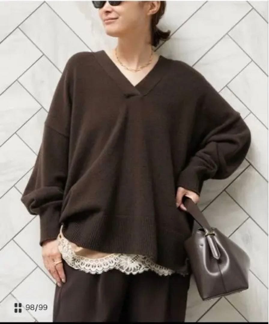 Deuxleme Class OLBIA Vネックプルオーバー