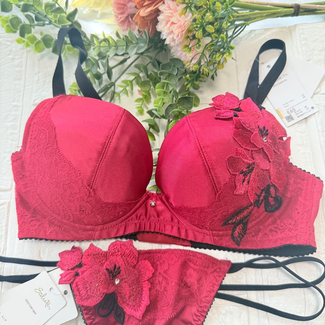 【新品】wacoal サルート　75 ブラ　ソングセットE65M RE