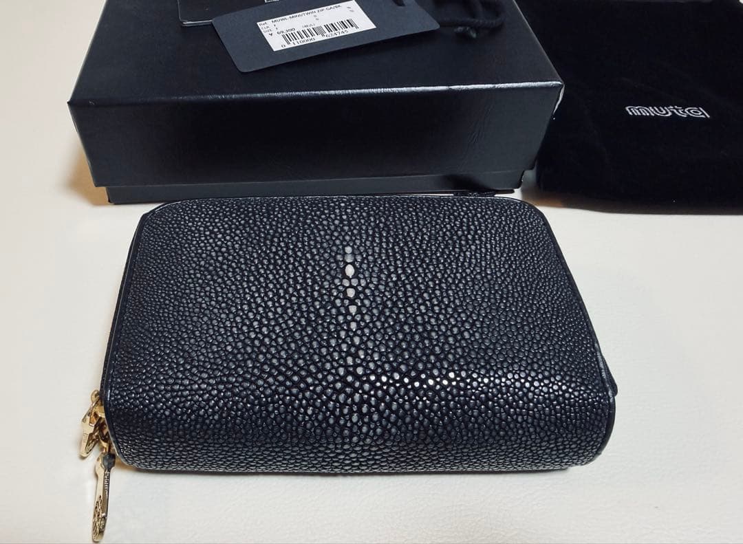 mutaガルーシャ ミニツインジッパーハーフサイズ財布 新品(黒)人気カラー