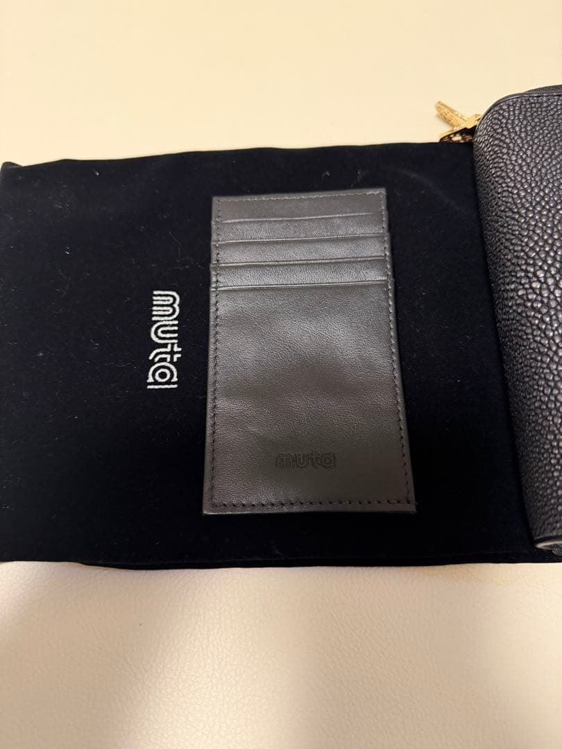 mutaガルーシャ ミニツインジッパーハーフサイズ財布 新品(黒)人気カラー