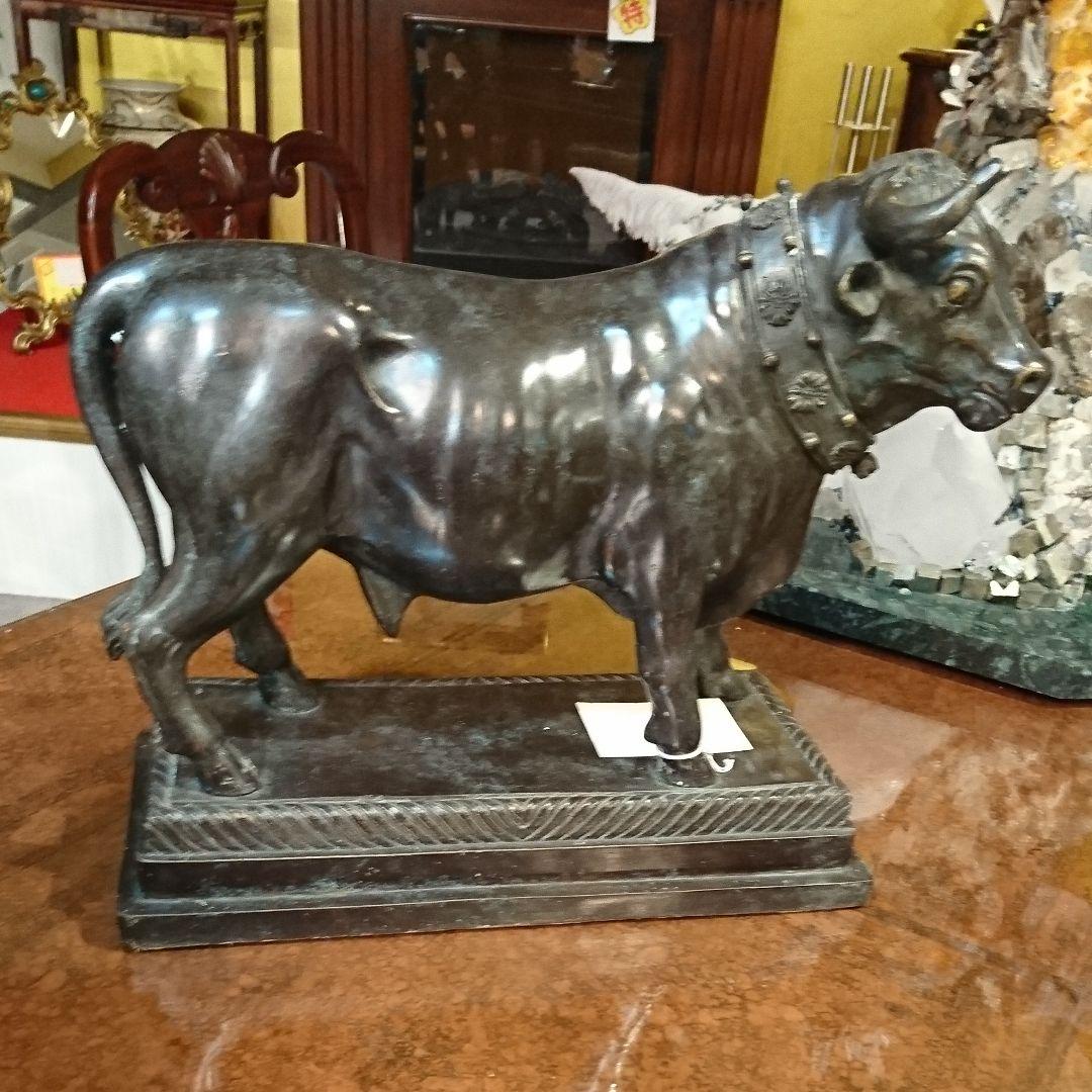 ブロンズ像 うし