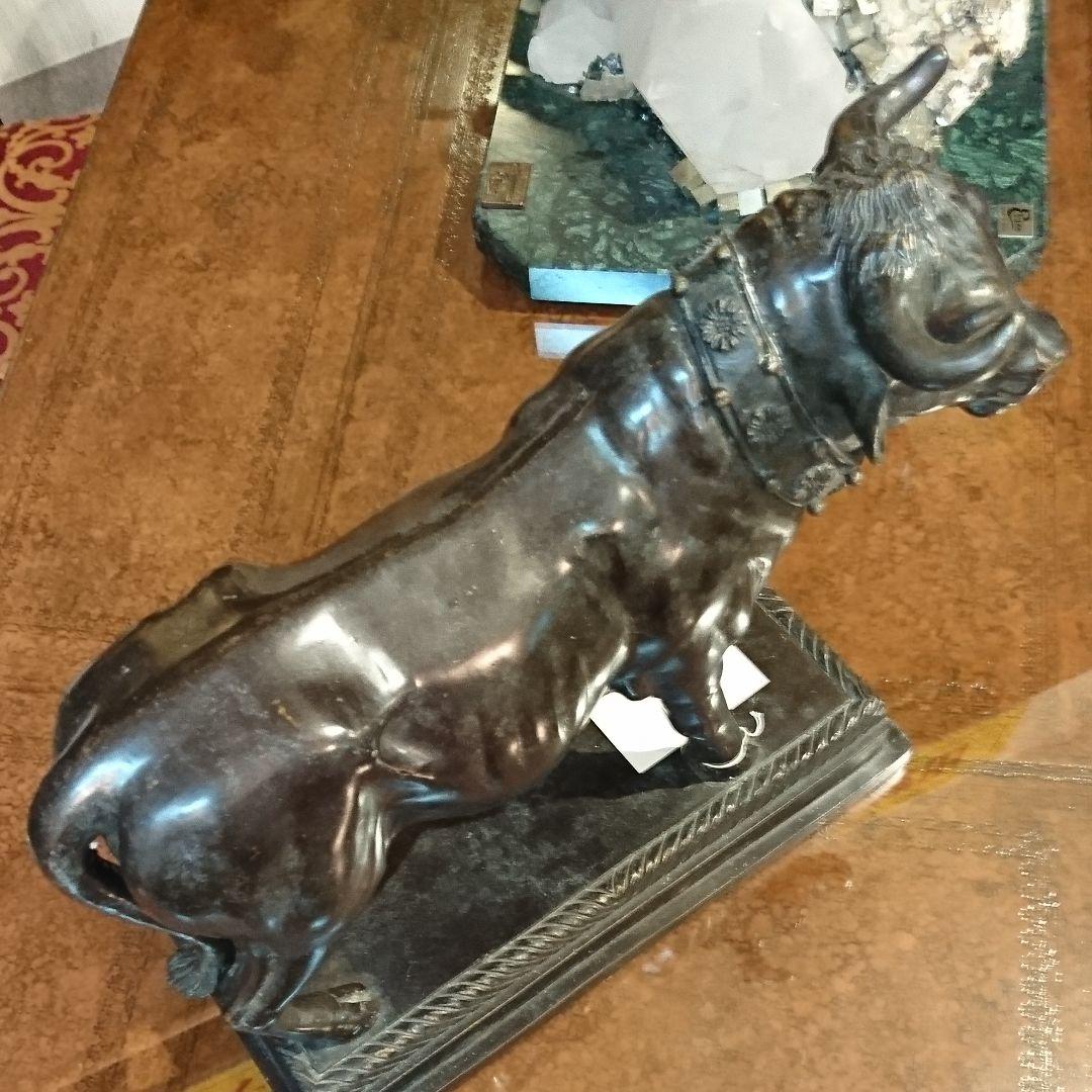 ブロンズ像 うし