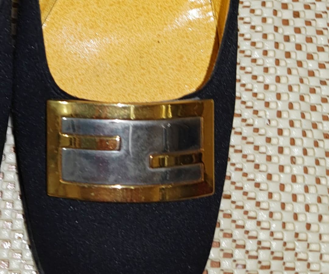 FENDI 　黒 パンプス ヒール　7cm