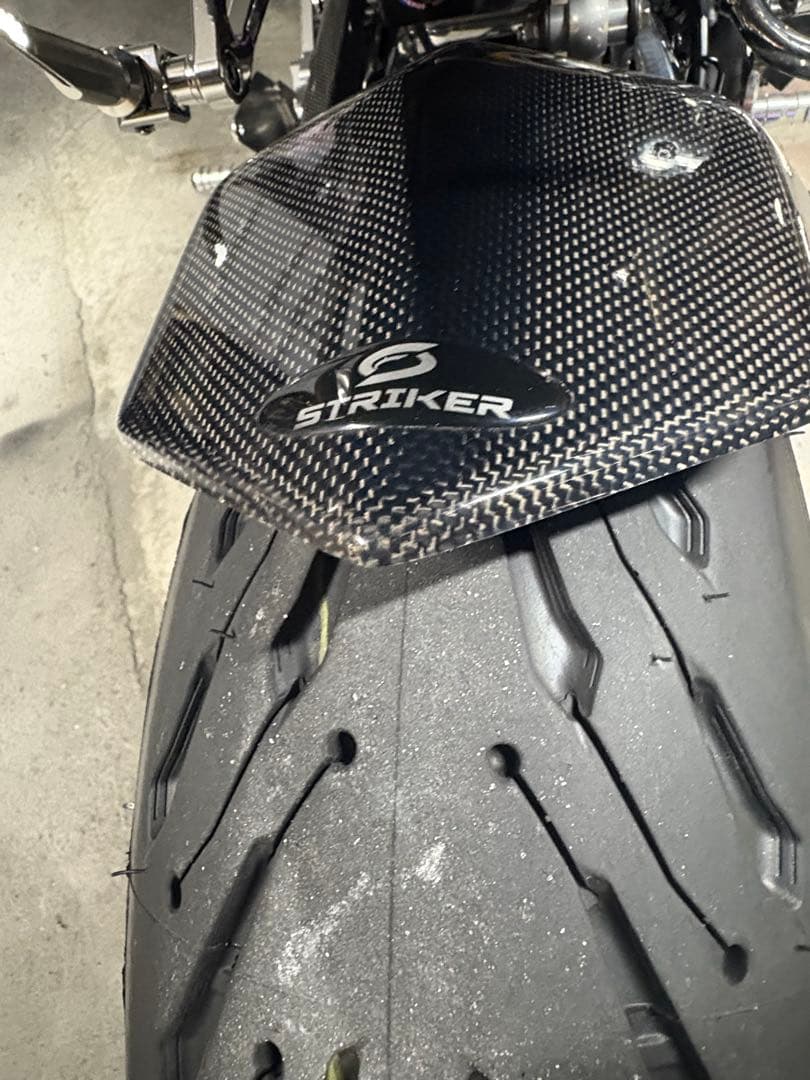 Z900RS STRIKER製 カーボンファイバー リアフェンダー　平織タイプ