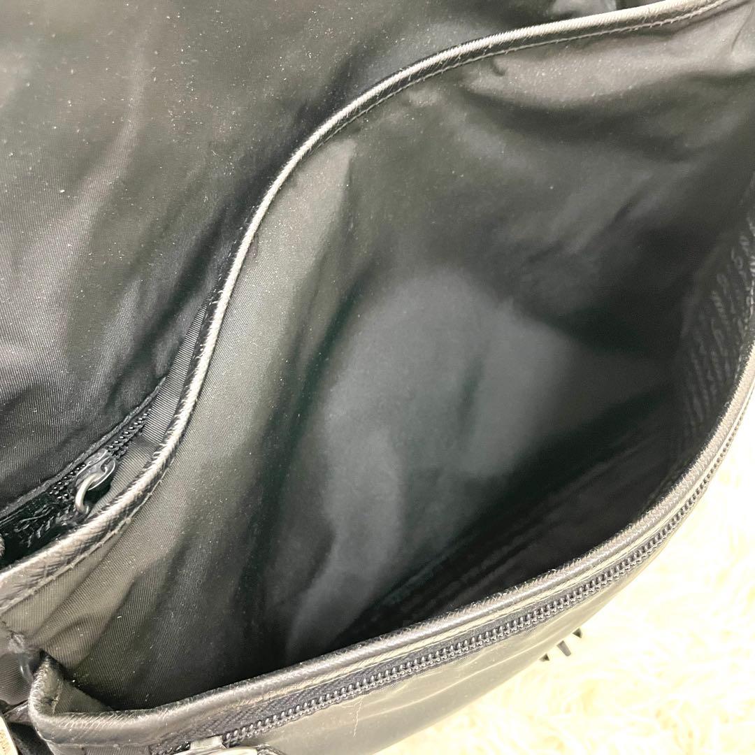 asumi　プラダ ショルダー 三角ロゴ レザー ナイロン A4収納 黒