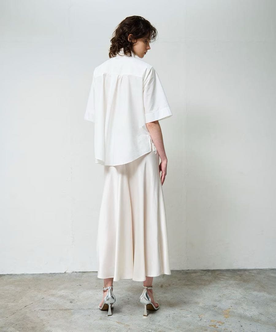 グレースコンチネンタル　フラワードレスシャツ