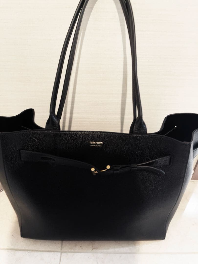 【美品】TOM FORD レザー　トートバッグ定価24万円→特価出品