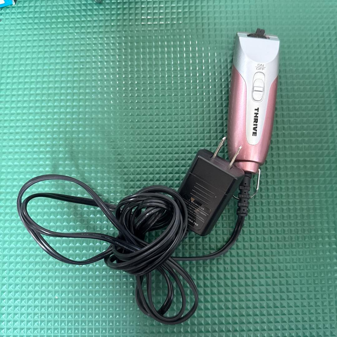 THRIVE バリカン シルバー/ピンク セット売り　替え刃セット