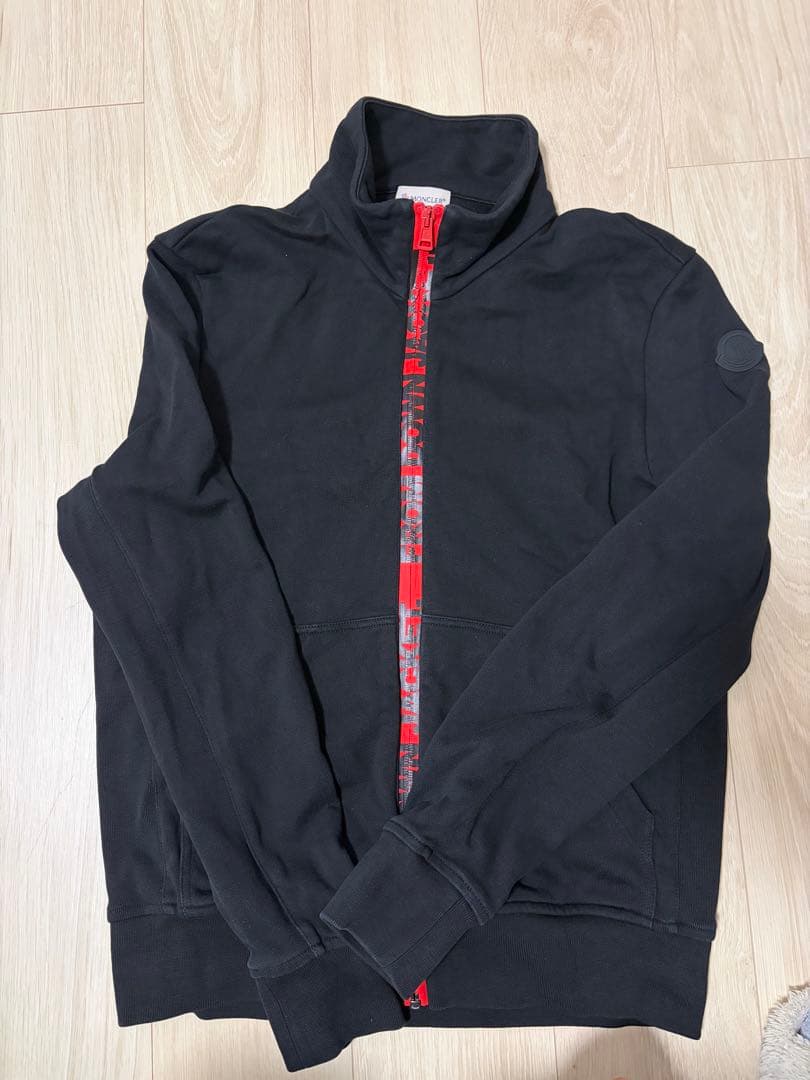 モンクレール　パーカー