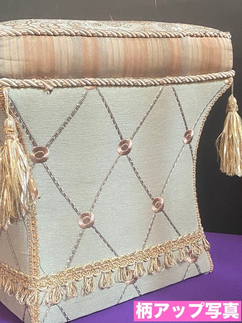 ジェニファーテイラー ♦️人気のクリーム色♦️スツール♦️ドレッサーにも♦️送料込