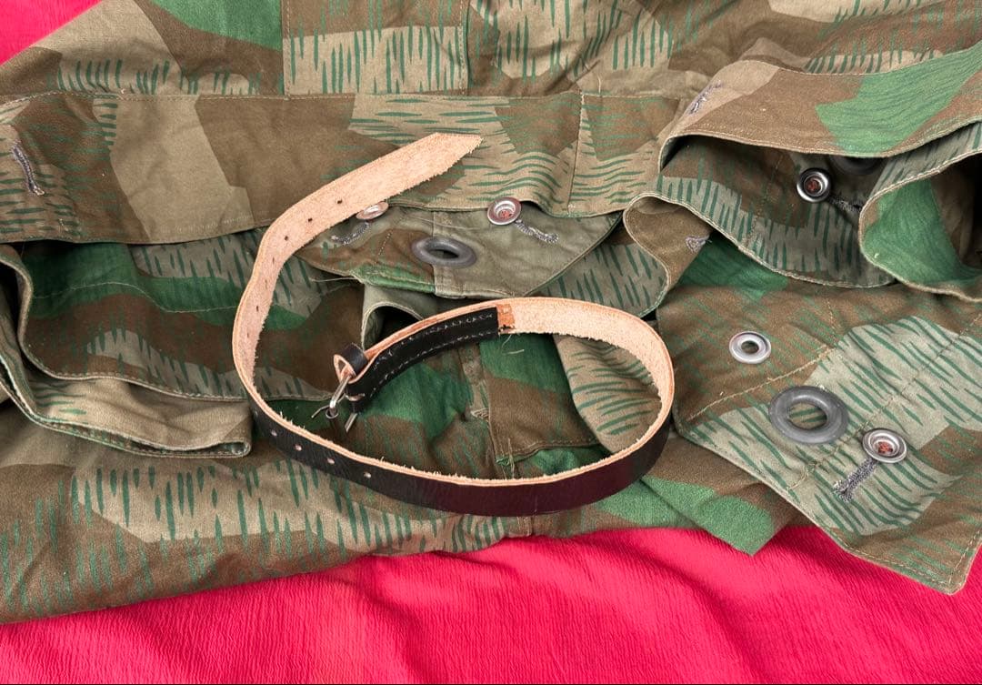 【専用】WWⅡドイツ軍／レプリカポンチョ留め用1943年製 黒革ストラップベルト