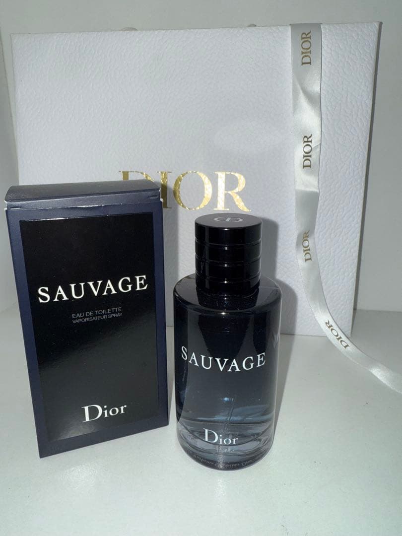 Dior SAUVAGE ソバージュ　香水　オードトワレ　100ml