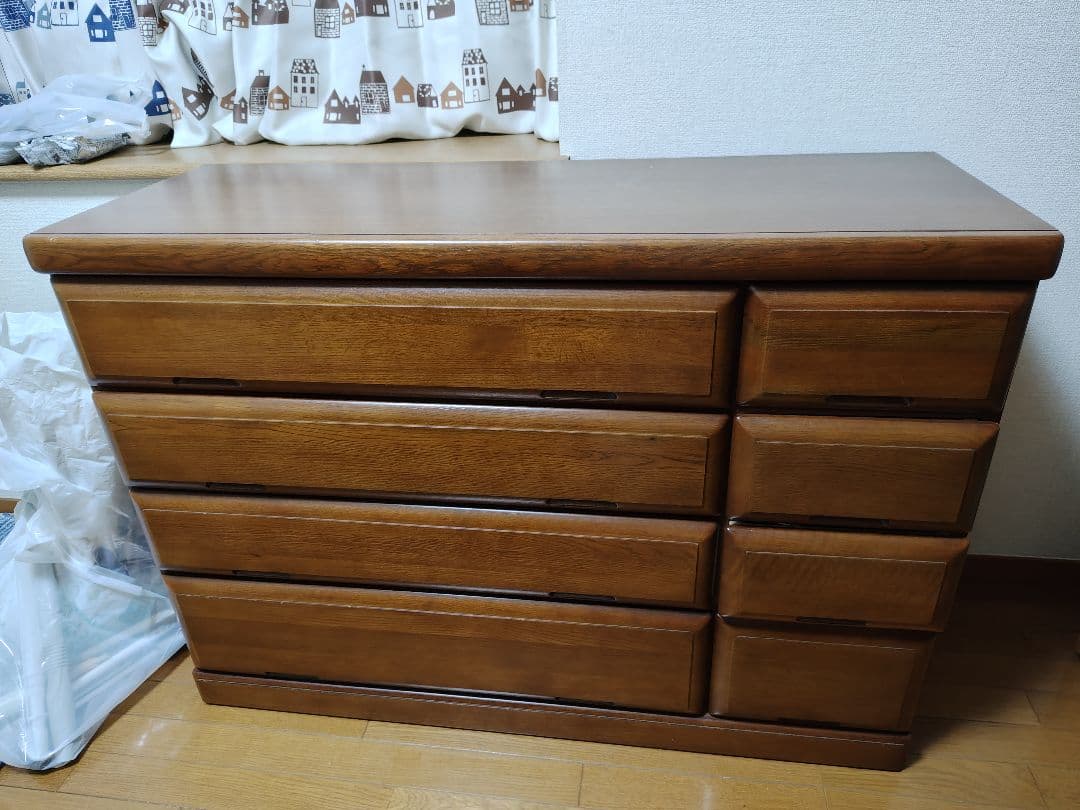 ブラウンのチェスト　タンス　アンティーク