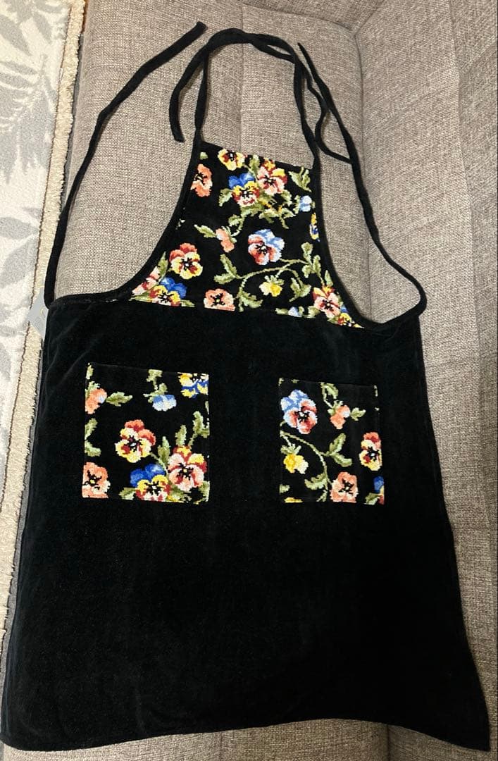 【新品タグ付き】FEILER　フェイラー　花柄刺繍エプロン ブラック