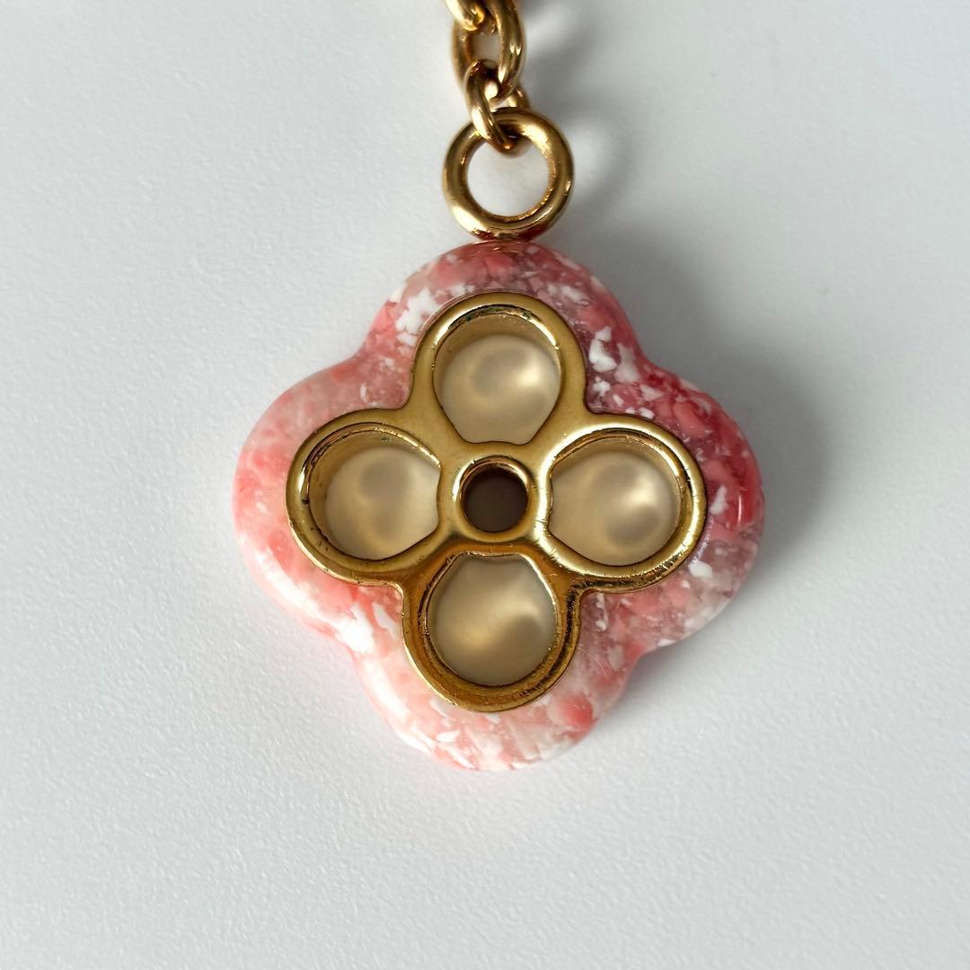美品☆ルイヴィトン キーホルダー ピンク キーホルダー バッグチャーム LVロゴ