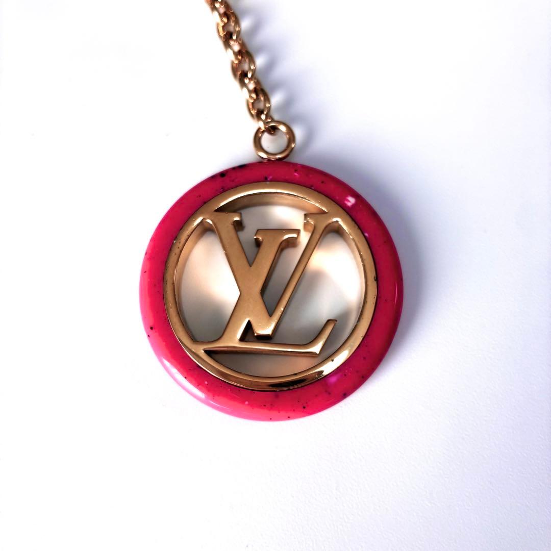 美品☆ルイヴィトン キーホルダー ピンク キーホルダー バッグチャーム LVロゴ