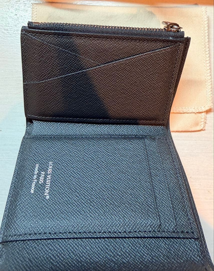 ルイ　ヴィトン　ヴィクター・ウォレット モノグラムエクリプス