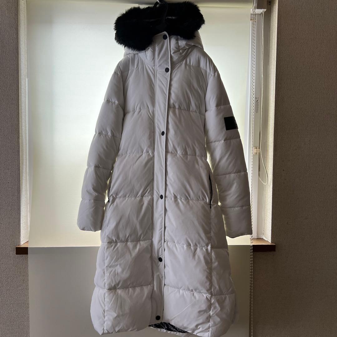 Desigual. 白ダウン