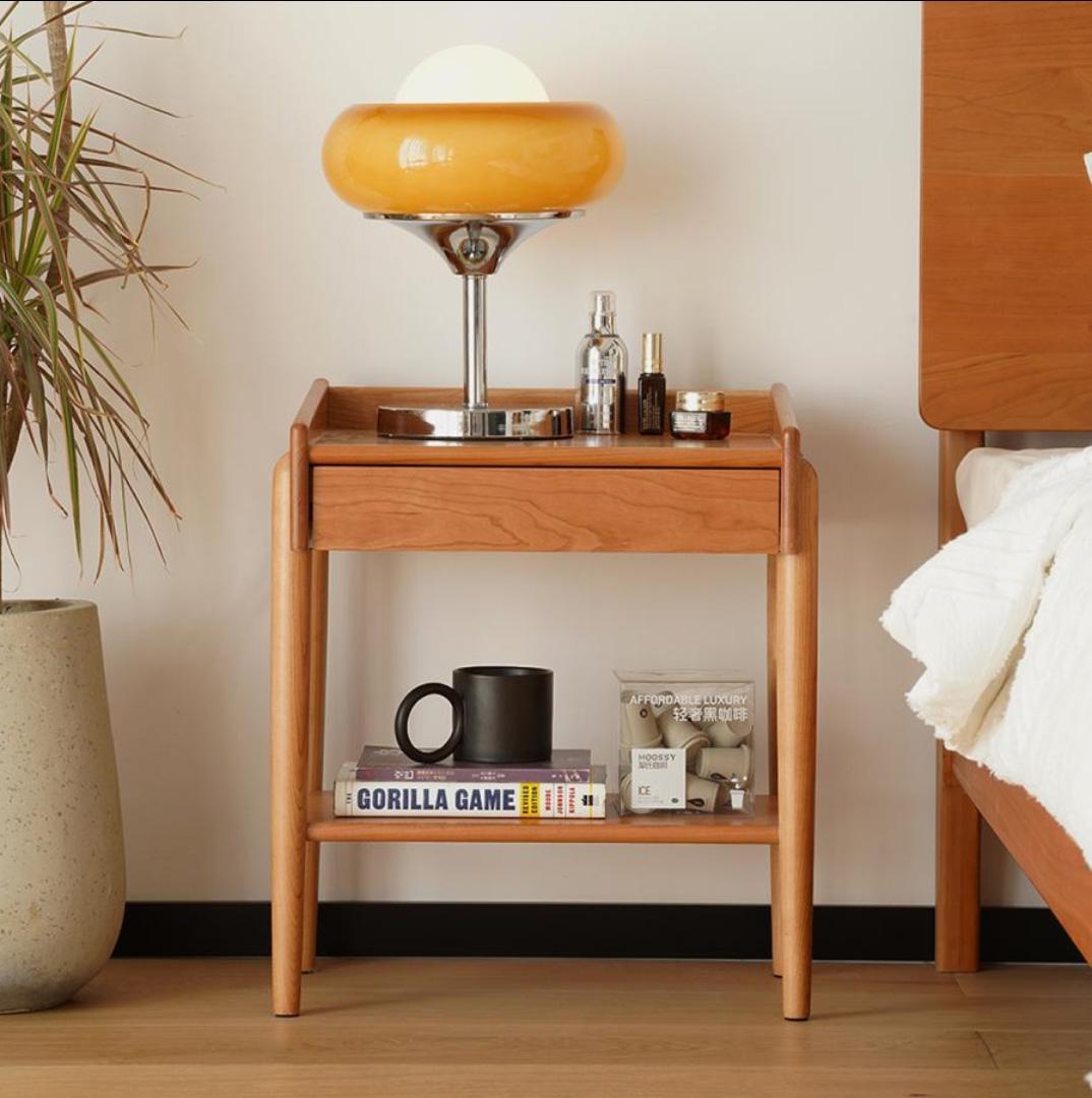 【美品】 CAGUUU チェリー材 サイドテーブル ナイトテーブル シンプル
