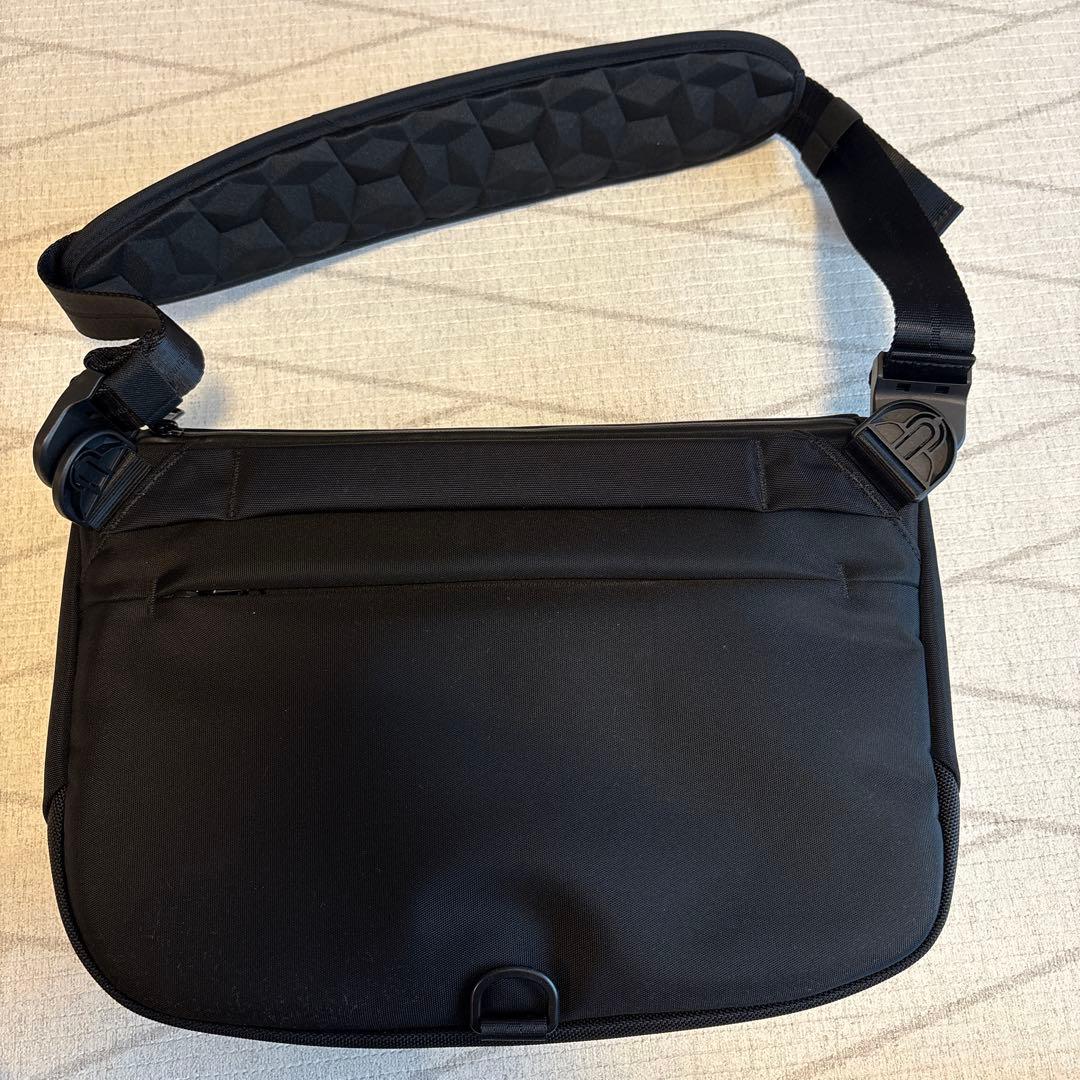 ALPAKAショルダーバッグ BRAVO SLINGMAX V2 10L