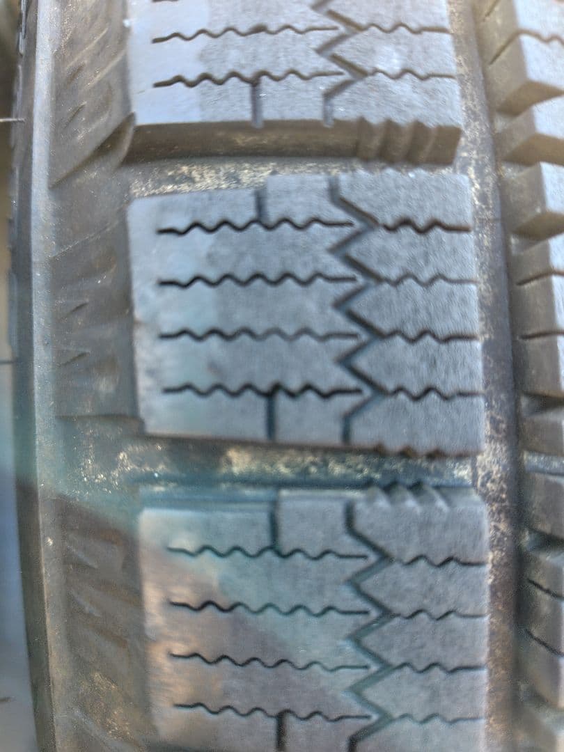 ブリザック VRX2 225/60R17 2022年製 残溝8mm