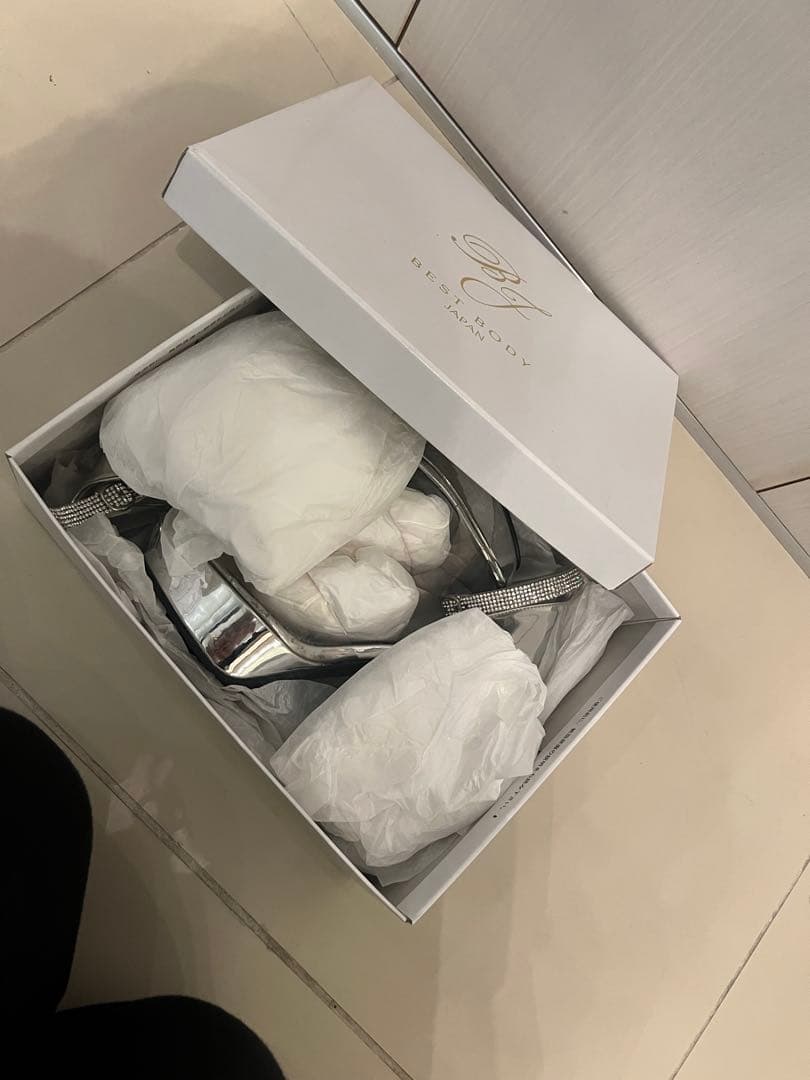 ベストボディジャパン公式ヒール23.5cm シルバーストーンストラップハイヒール