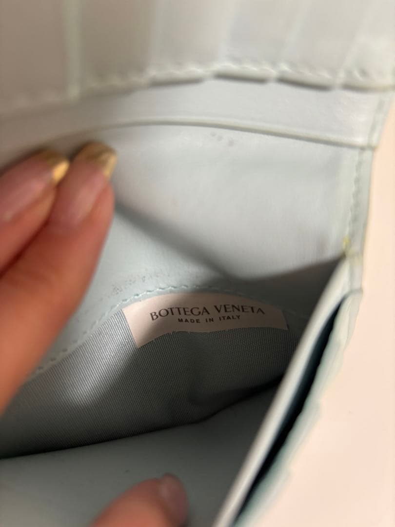 BOTTEGA VENETA 二つ折り財布 ライトブルー