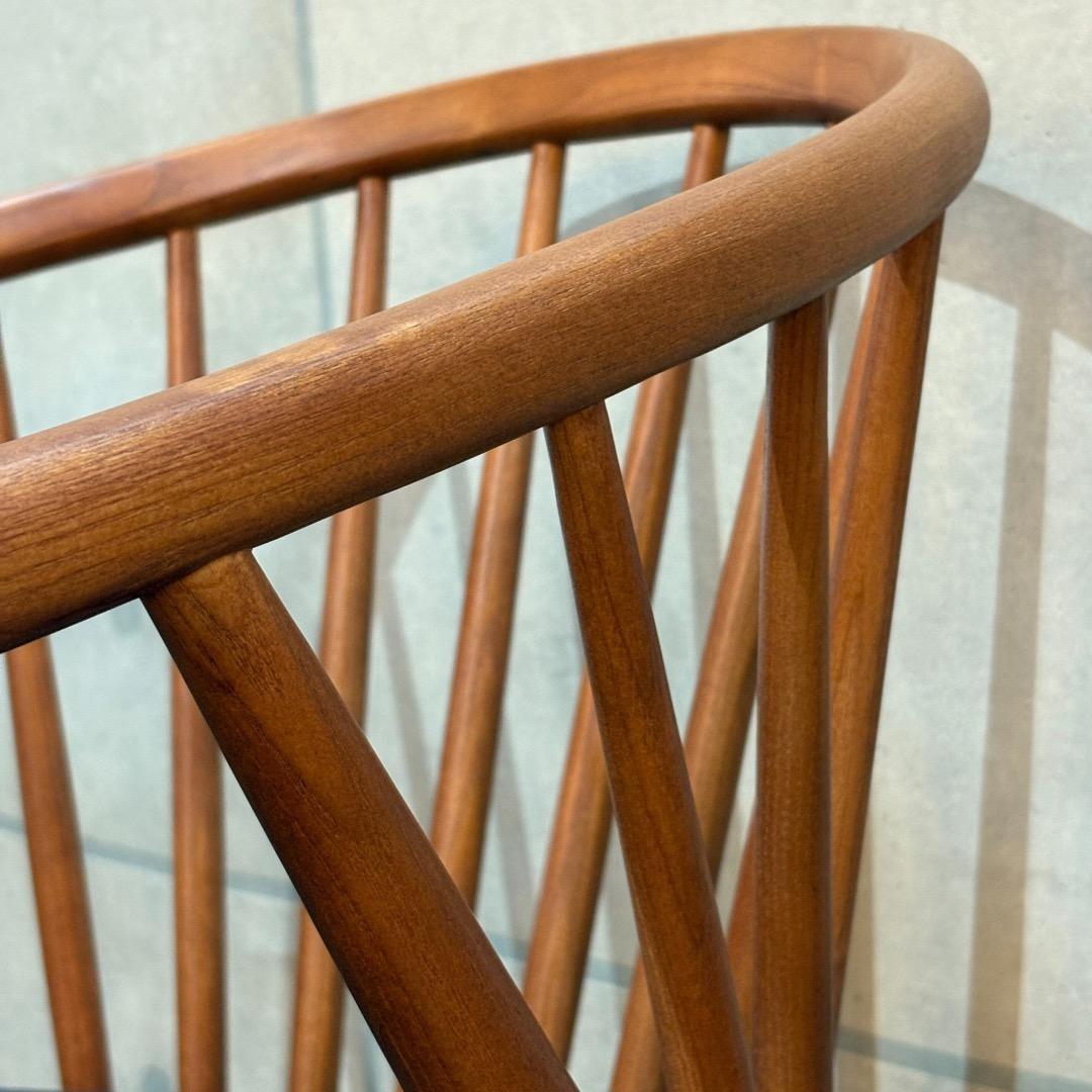 新品　北欧ミッドセンチュリースタイル　アームチェア ブラック合皮 ラウンジチェア