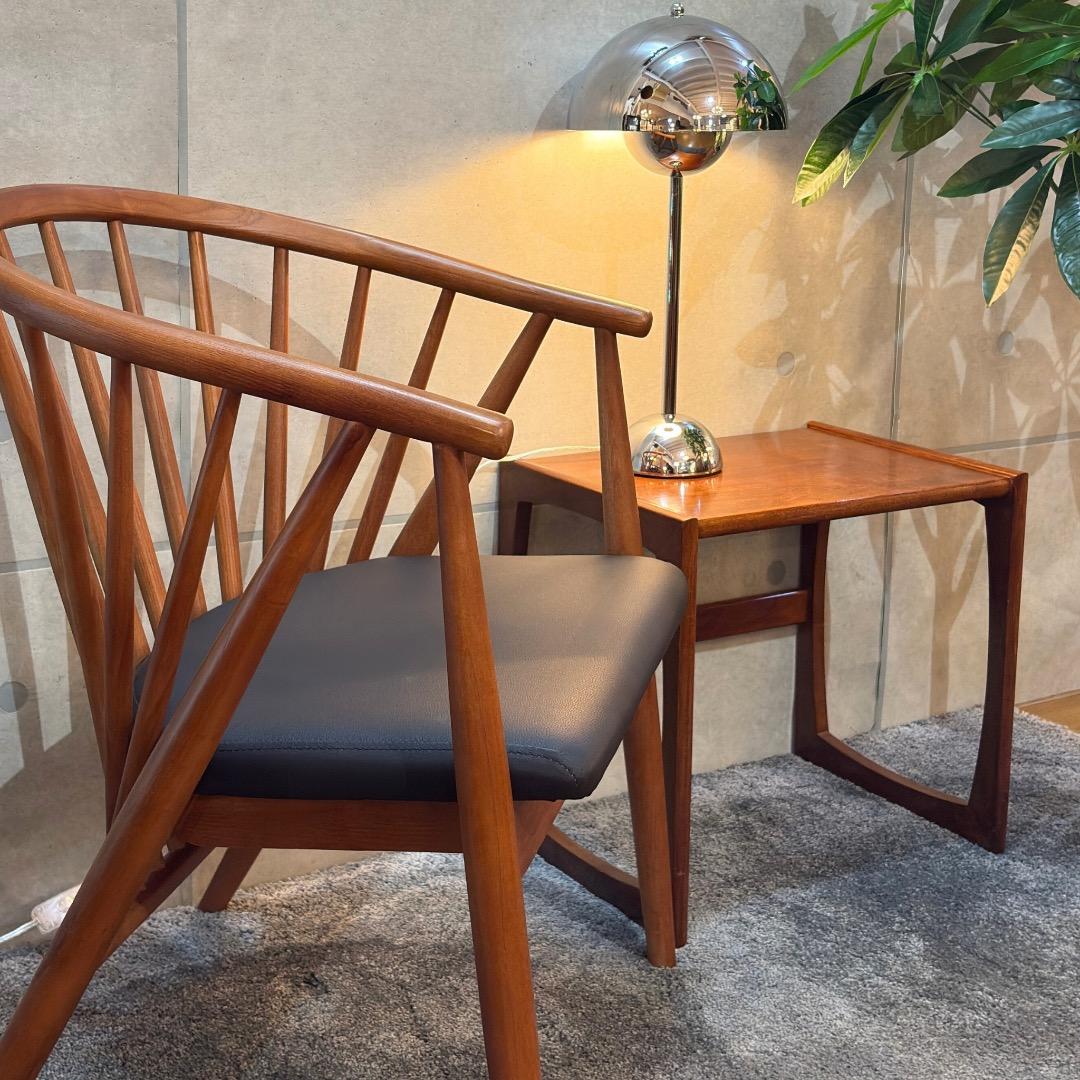 新品　北欧ミッドセンチュリースタイル　アームチェア ブラック合皮 ラウンジチェア