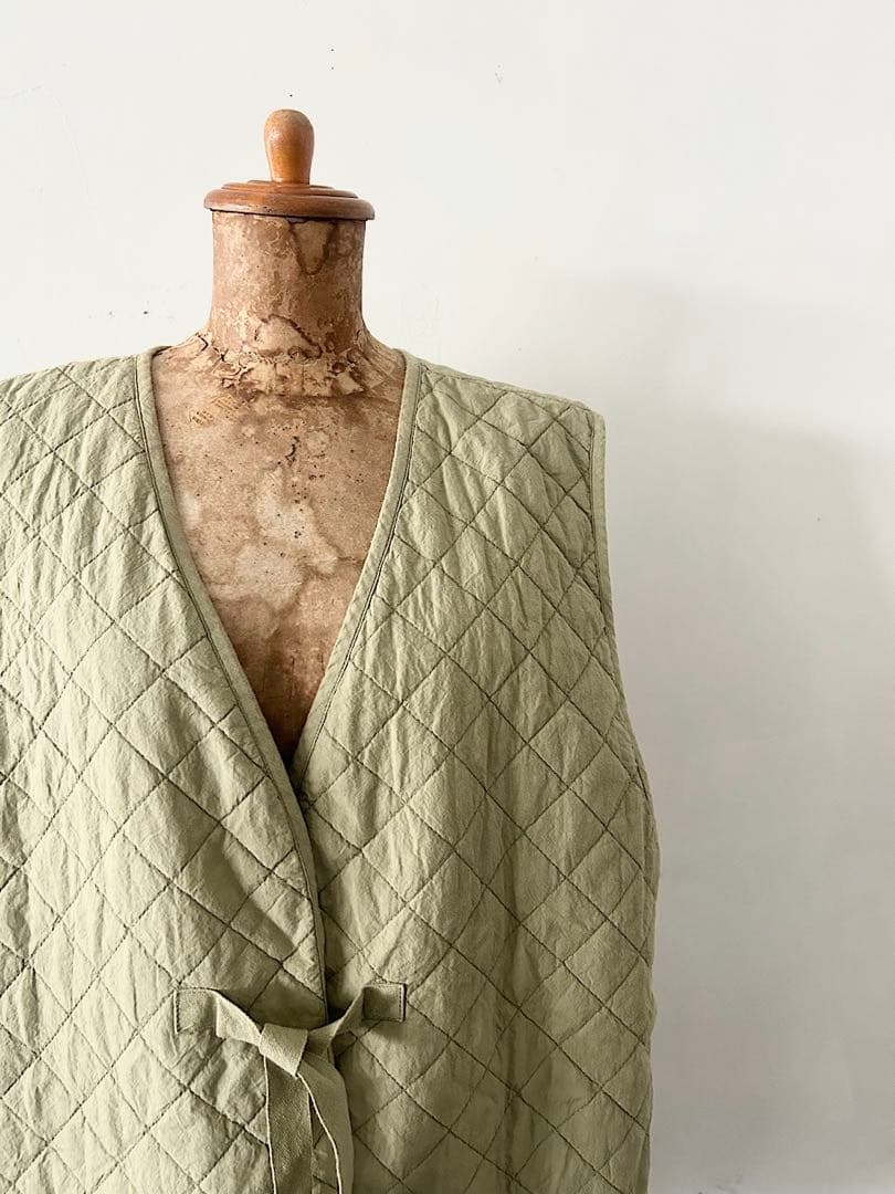 【美品】nestRobe　コットンラミーキルティングリバーシブルベスト