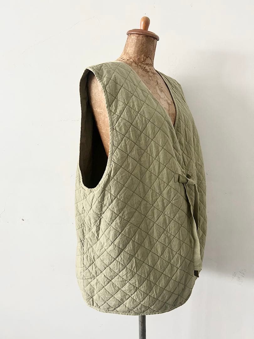 【美品】nestRobe　コットンラミーキルティングリバーシブルベスト